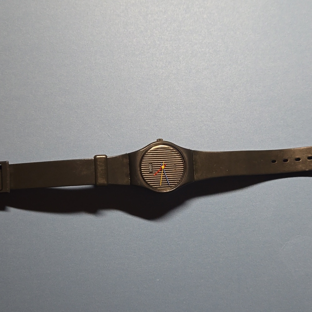 1984 Rare Numbered Limited Edition Women's Swatch Watch Black/Pinstripe - Picture 2 of 4